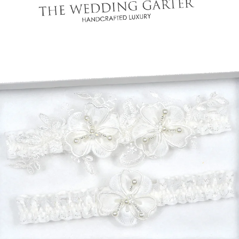 front - fastening women gartersCharming Ivory Floral Garter Set With Pearls