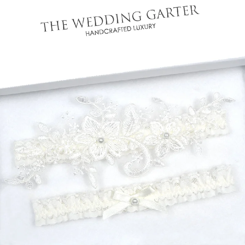 clip - on women garters convenienceDelicate Floral Lace Applique Ivory Bridal Garter Set clip - on women garters convenienceDelicate Floral Lace Applique Ivory Bridal Garter Set