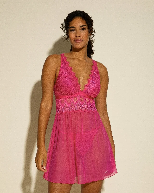 Plus - size bras designed for larger cup sizes and fuller figures​ Picardías