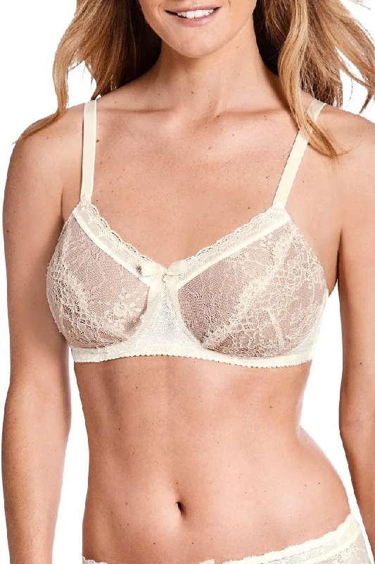 Bra with a breathable lining for a cool feel​ Aurora Padded Non Wired Bra - Off-White / Nude #44574