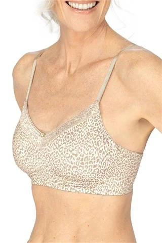 Bra with a plus - size seamless design for a smooth look​ Bliss #44784 Non-wired Bra - Off-White/Sand
