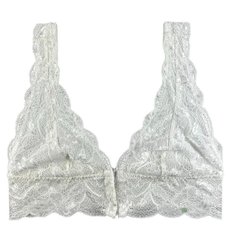 Bra with a pattern - print for a more unique appearance Clo Intimo Fortuna Lace Front Closure Bralette Bra with a pattern - print for a more unique appearance Clo Intimo Fortuna Lace Front Closure Bralette
