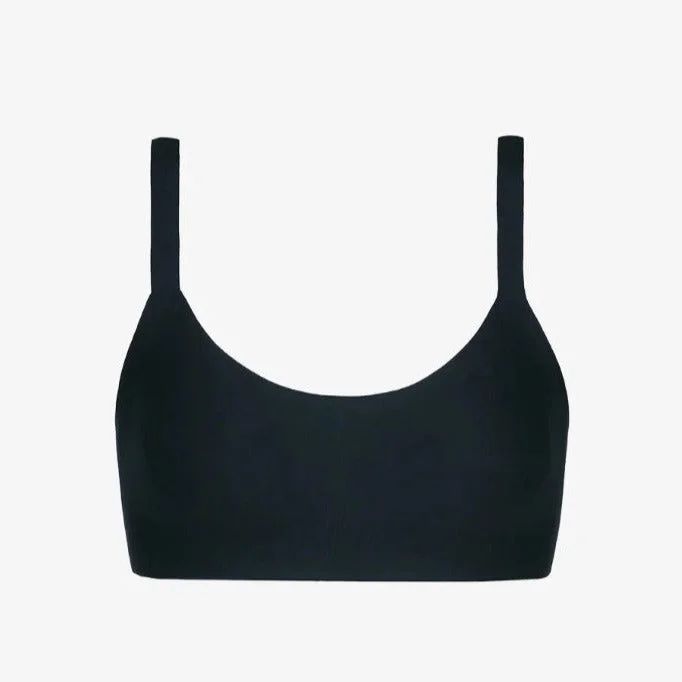 Bra with a cotton - lined cup for a natural and soft feel Commando Butter Soft Support Back Closure Bralette Bra with a cotton - lined cup for a natural and soft feel Commando Butter Soft Support Back Closure Bralette