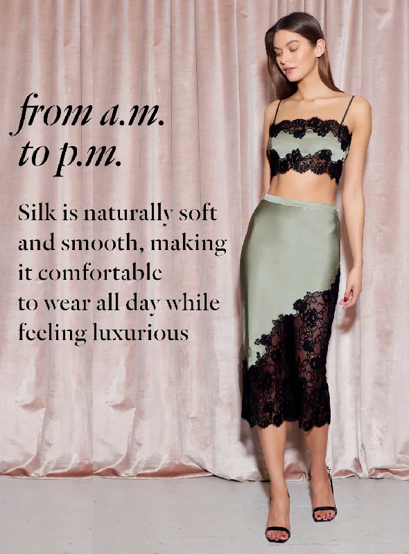 Bra with a contoured cup for a natural - looking shape​ Content Block-Silk PLP 4