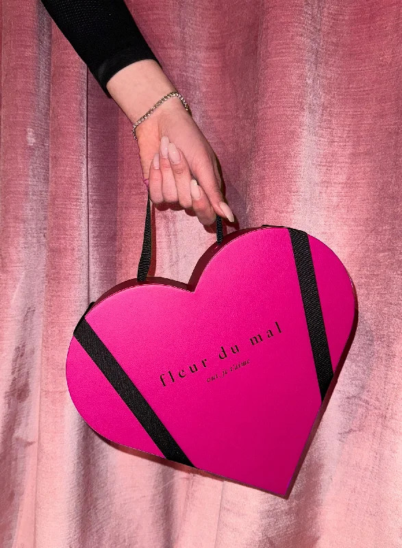 T - shirt bras with a seamless and smooth finish for wearing under T - shirts​ Fleur du Mal Gift Box