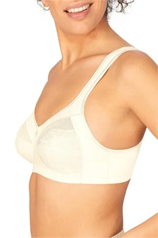 Bra with a quarter - cup design for a very revealing style​ Isadora #44782 Non-wired Bra - Off-White