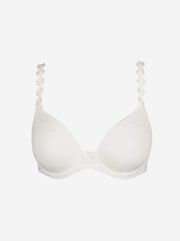 Bra with wide straps for added comfort and weight distribution Avero Heartshape Multiway Bra - Natural Bra with wide straps for added comfort and weight distribution Avero Heartshape Multiway Bra - Natural