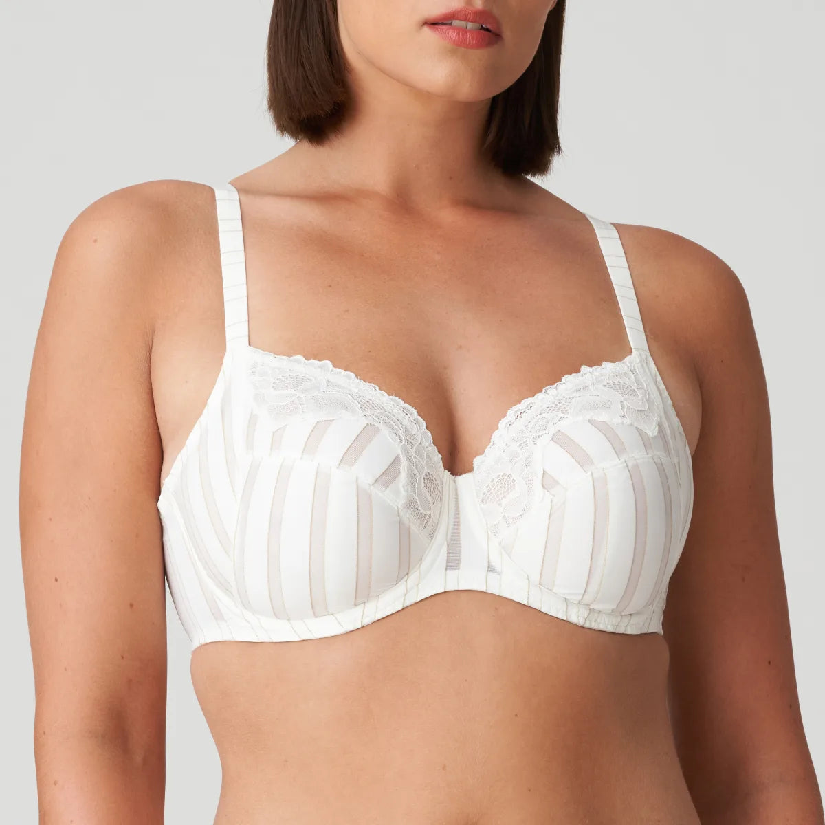 Bra with a plunge neckline for low - cut tops Prima Donna Twist Maldives Full Cup Bra in Natural Bra with a plunge neckline for low - cut tops Prima Donna Twist Maldives Full Cup Bra in Natural